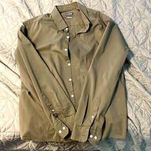 Van Heusen never tuck slim fit 17-17.5 long sleeve button up olive green